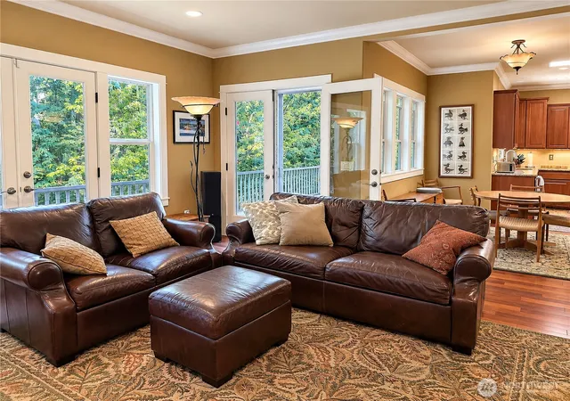 Photo 4 of Single family home for sale at 18210 Homeview Dr, Edmonds, WA 98026 | MLS# NWM2541190 | Listing updated on 2026-09-24