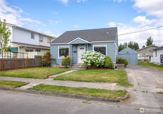 Photo 2 of Single family home for sale at 1909 Cleveland Ave, Mount Vernon, WA 98273 | MLS# NWM2541194 | Listing updated on 2026-09-22