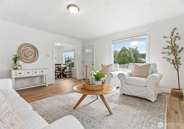 Photo 1 of Single family home for sale at 1909 Cleveland Ave, Mount Vernon, WA 98273 | MLS# NWM2541194 | Listing updated on 2026-09-22