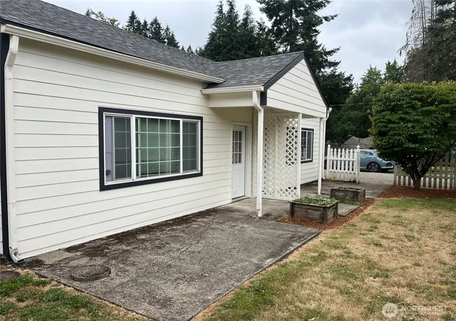 Photo 3 of Multi family home for sale at 18605 Ne Cramer Rd, Battle Ground, WA 98604 | MLS# NWM2541204 | Listing updated on 2026-09-22