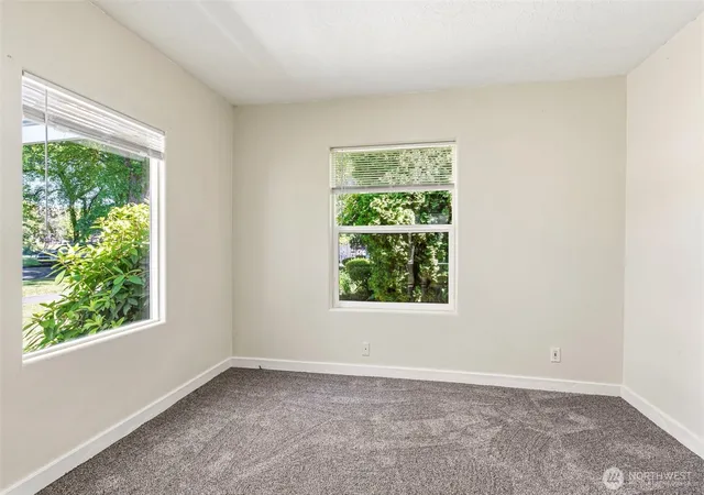Photo 4 of Single family home for sale at 1821 Nichols Blvd, Longview, WA 98632 | MLS# NWM2541216 | Listing updated on 2026-09-22