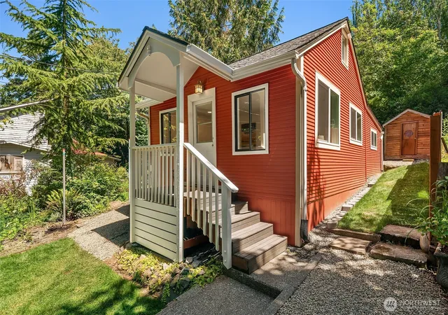 Photo 2 of Sale Pending at 17008 135th Place Sw, Vashon, WA 98070 | MLS# NWM2541218 | Listing updated on 2026-09-29