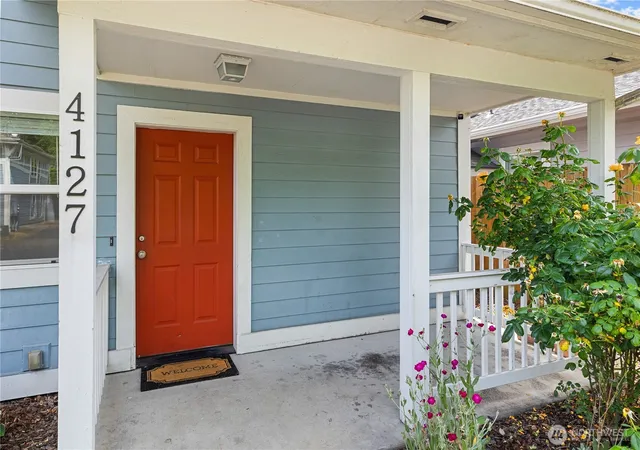Photo 2 of Single family home for sale at 4127 E T St, Tacoma, WA 98404 | MLS# NWM2541243 | Listing updated on 2026-09-22