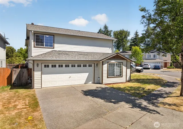 Photo 2 of Sale Pending at 4929 104th Place Ne, Marysville, WA 98270 | MLS# NWM2541249 | Listing updated on 2026-09-25