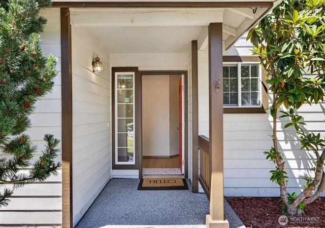 Photo 3 of Sale Pending at 4929 104th Place Ne, Marysville, WA 98270 | MLS# NWM2541249 | Listing updated on 2026-09-25