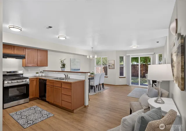 Photo 4 of Sale Pending at 4929 104th Place NE, Marysville, WA 98270 | MLS# NWM2541249 | Listing updated on 2026-09-25
