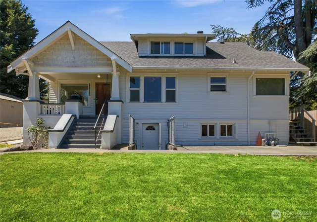 Photo 3 of Single family home for sale at 13025 Ambaum Blvd SW #A & B, Burien, WA 98146 | MLS# NWM2541254 | Listing updated on 2026-09-22