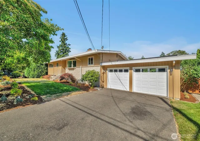 Photo 2 of Single family home for sale at 19156 66th Place Ne, Kenmore, WA 98028 | MLS# NWM2541283 | Listing updated on 2026-09-26