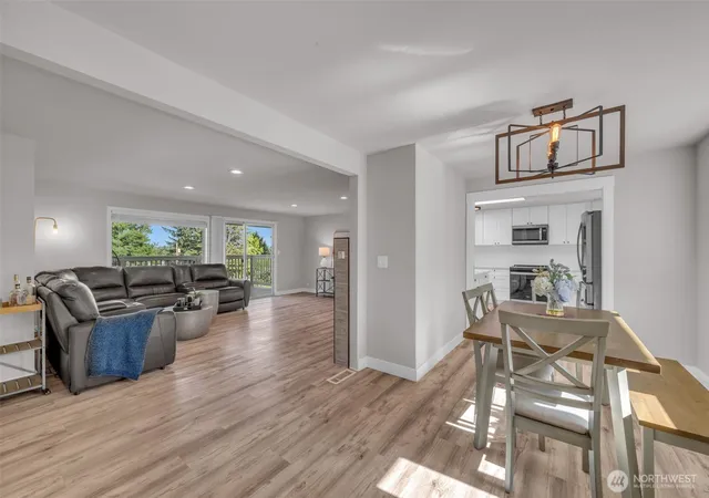 Photo 3 of Single family home for sale at 19156 66th Place Ne, Kenmore, WA 98028 | MLS# NWM2541283 | Listing updated on 2026-09-26