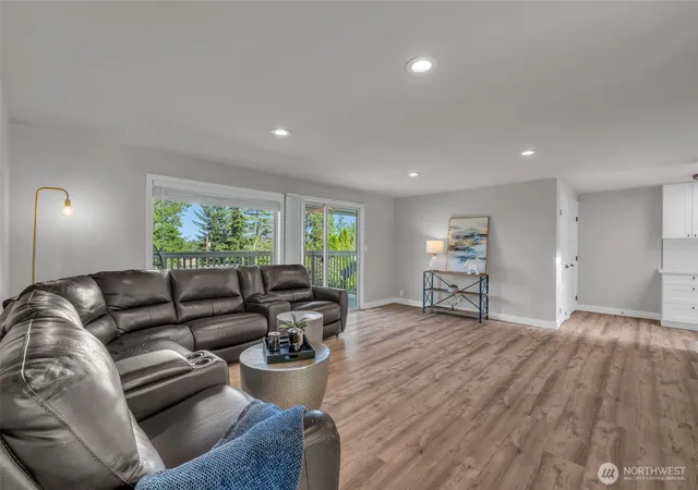 Photo 4 of Single family home for sale at 19156 66th Place NE, Kenmore, WA 98028 | MLS# NWM2541283 | Listing updated on 2026-09-26