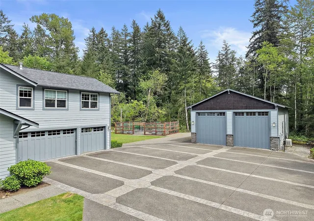 Photo 3 of Sale Pending at 22420 270th Avenue Se, Maple Valley, WA 98038 | MLS# NWM2541322 | Listing updated on 2026-09-25