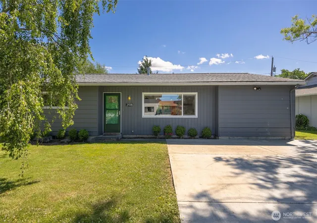 Photo 2 of Sale Pending at 2918 Patton St, Bellingham, WA 98225 | MLS# NWM2541349 | Listing updated on 2026-09-25