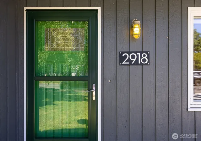 Photo 3 of Sale Pending at 2918 Patton St, Bellingham, WA 98225 | MLS# NWM2541349 | Listing updated on 2026-09-25