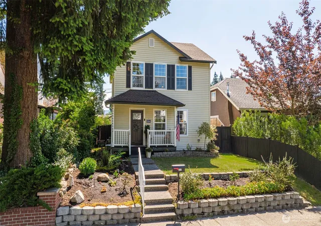 Photo 2 of Sale Pending at 227 S Macleod Ave, Arlington, WA 98223 | MLS# NWM2541353 | Listing updated on 2026-09-25