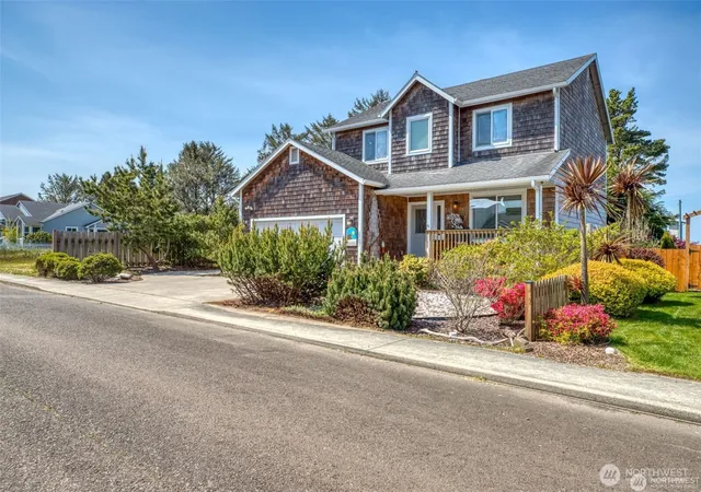 Photo 1 of Sale Pending at 2705 N Sea Crst Ave, Long Beach, WA 98631 | MLS# NWM2541356 | Listing updated on 2026-10-01