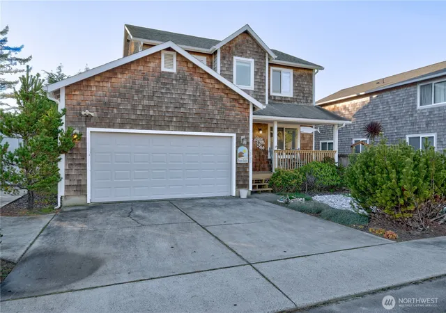Photo 2 of Sale Pending at 2705 N Sea Crst Ave, Long Beach, WA 98631 | MLS# NWM2541356 | Listing updated on 2026-10-01