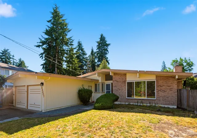 Photo 2 of Single family home for sale at 26607 Manchester Ct, Kent, WA 98032 | MLS# NWM2541382 | Listing updated on 2026-09-24