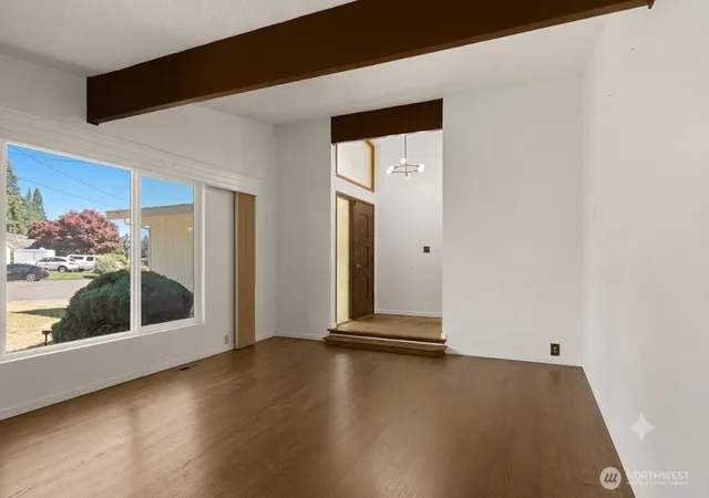 Photo 3 of Single family home for sale at 26607 Manchester Ct, Kent, WA 98032 | MLS# NWM2541382 | Listing updated on 2026-09-24