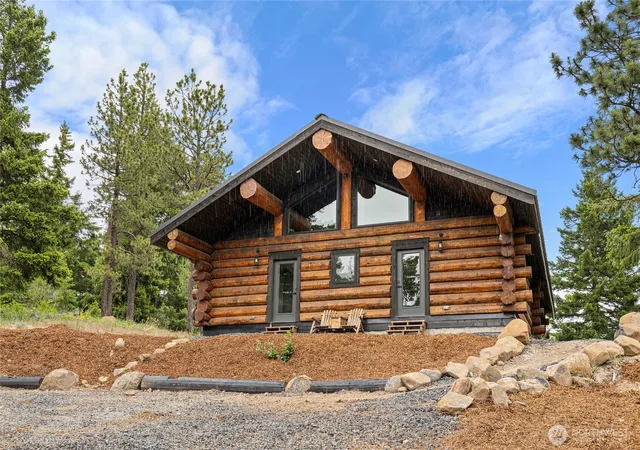 Photo 2 of Single family home for sale at 1336 Black Hawk, Cle Elum, WA 98922 | MLS# NWM2541413 | Listing updated on 2026-09-22
