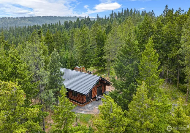 Photo 3 of Single family home for sale at 1336 Black Hawk, Cle Elum, WA 98922 | MLS# NWM2541413 | Listing updated on 2026-09-22