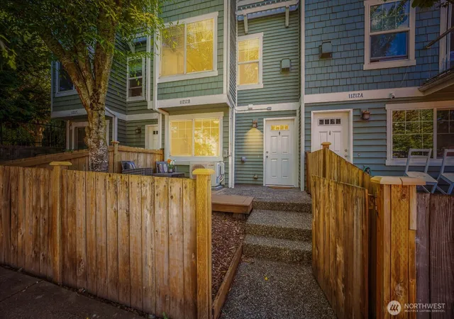 Photo 21 of Townhouse for sale at 11212 Greenwood Ave N #B, Seattle, WA 98133 | MLS# NWM2541437 | Listing updated on 2026-10-10