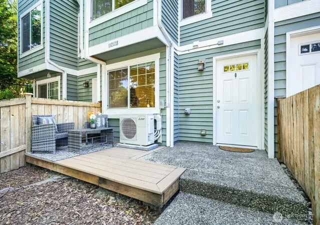 Photo 3 of Townhouse for sale at 11212 Greenwood Ave N #B, Seattle, WA 98133 | MLS# NWM2541437 | Listing updated on 2026-09-25