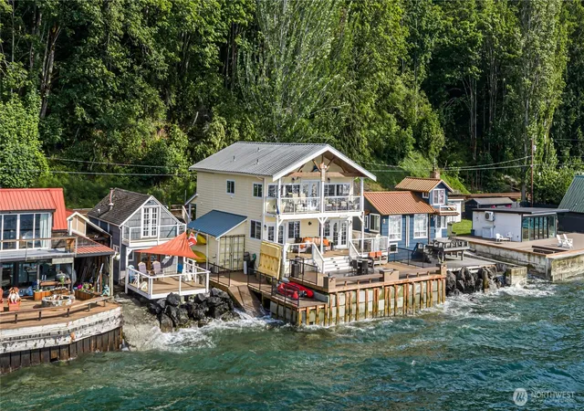 Photo 2 of Single family home for sale at 8116 Naketa Beach Walk, Mukilteo, WA 98275 | MLS# NWM2541467 | Listing updated on 2026-09-22