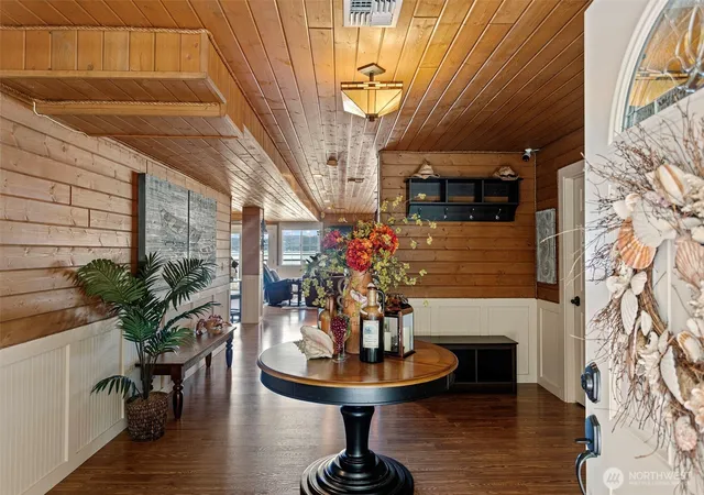Photo 4 of Single family home for sale at 8116 Naketa Beach Walk, Mukilteo, WA 98275 | MLS# NWM2541467 | Listing updated on 2026-09-22