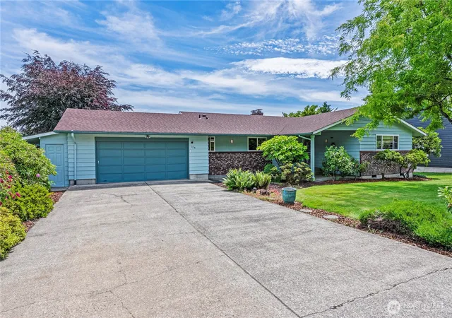 Photo 2 of Single family home for sale at 124 E Zola Dr, Cinebar, WA 98533 | MLS# NWM2541579 | Listing updated on 2026-09-22