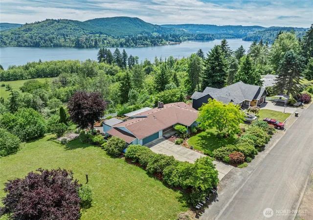 Photo 3 of Single family home for sale at 124 E Zola Dr, Cinebar, WA 98533 | MLS# NWM2541579 | Listing updated on 2026-09-22
