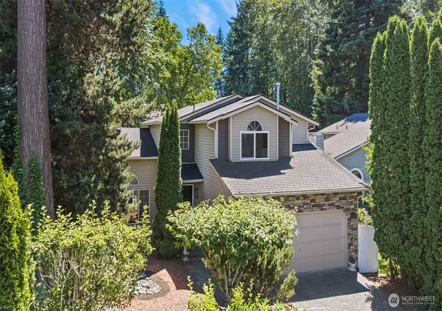Photo 3 of Single family home for sale at 12737 Ne 97th Place, Kirkland, WA 98033 | MLS# NWM2541588 | Listing updated on 2026-09-30