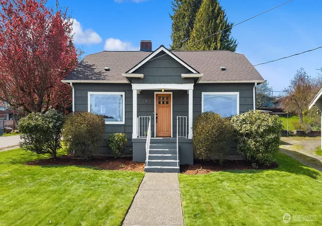Photo 1 of Sale Pending at 5810 Commercial Ave, Everett, WA 98203 | MLS# NWM2541594 | Listing updated on 2026-09-25