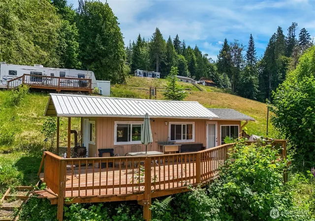 Photo 1 of Single family home for sale at 200 E Cove Dr, Belfair, WA 98528 | MLS# NWM2541605 | Listing updated on 2026-09-22