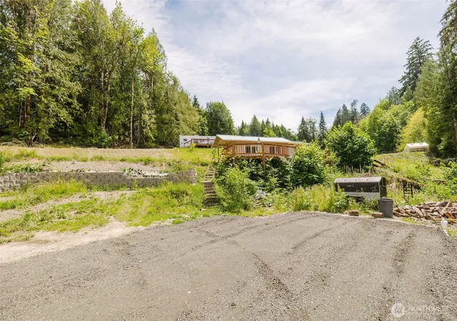 Photo 3 of Single family home for sale at 200 E Cove Dr, Belfair, WA 98528 | MLS# NWM2541605 | Listing updated on 2026-09-22