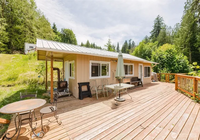 Photo 4 of Single family home for sale at 200 E Cove Dr, Belfair, WA 98528 | MLS# NWM2541605 | Listing updated on 2026-09-22