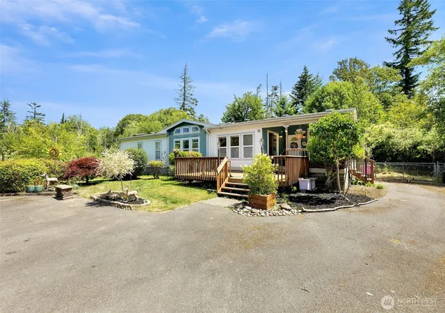 Photo 2 of Manufactured home for sale at 161 Rogers Rd, Kalama, WA 98625 | MLS# NWM2541620 | Listing updated on 2026-09-22