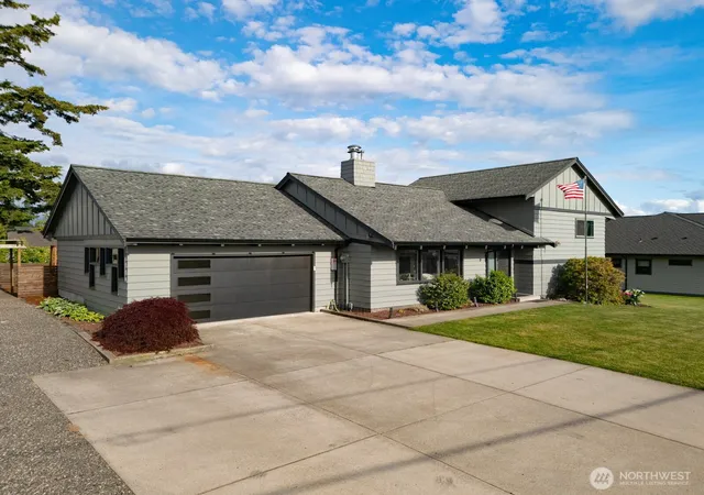Photo 3 of Single family home for sale at 8808 Line Rd, Lynden, WA 98264 | MLS# NWM2541625 | Listing updated on 2026-10-01