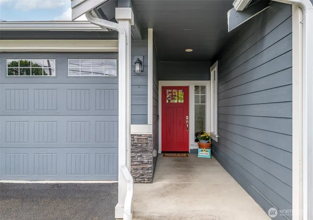 Photo 2 of Sale Pending at 1502 12th Avenue Se, Puyallup, WA 98372 | MLS# NWM2541631 | Listing updated on 2026-09-25
