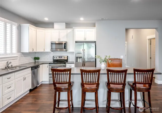 Photo 3 of Sale Pending at 1502 12th Avenue Se, Puyallup, WA 98372 | MLS# NWM2541631 | Listing updated on 2026-09-25