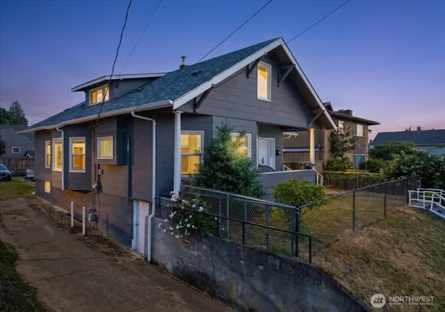 Photo 2 of Single family home for sale at 1314 S Cushman Ave, Tacoma, WA 98405 | MLS# NWM2541636 | Listing updated on 2026-10-26