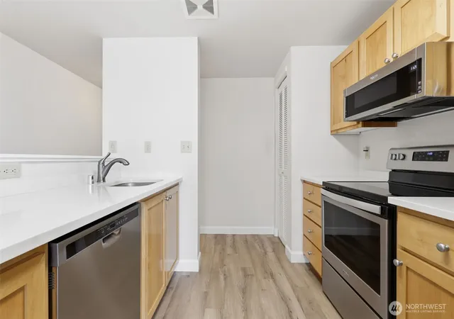 Photo 3 of Condo for sale at 701 Columbia St #612, Vancouver, WA 98660 | MLS# NWM2541639 | Listing updated on 2026-09-22