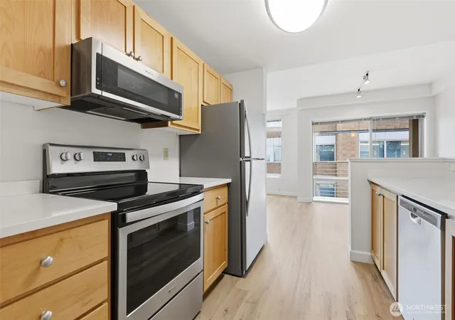 Photo 4 of Condo for sale at 701 Columbia St #612, Vancouver, WA 98660 | MLS# NWM2541639 | Listing updated on 2026-09-22