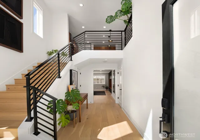 Photo 3 of Townhouse for sale at 7803 Ne 123rd Court, Kirkland, WA 98034 | MLS# NWM2541645 | Listing updated on 2026-09-24