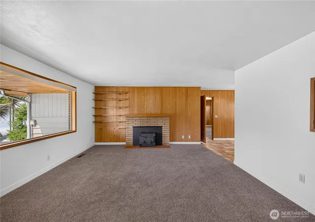 Photo 3 of Sale Pending at 1509 Avon Ave, Burlington, WA 98233 | MLS# NWM2541686 | Listing updated on 2026-09-04