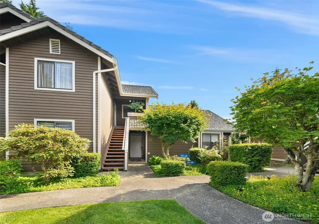 Photo 2 of Condo for sale at 17320 97th Place Sw #613, Vashon, WA 98070 | MLS# NWM2541703 | Listing updated on 2026-09-22