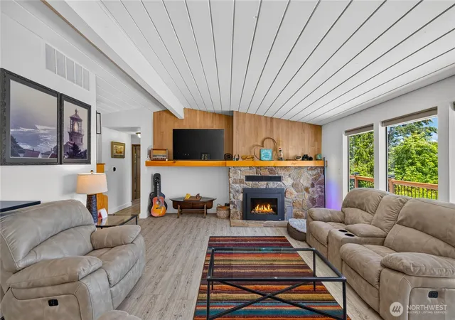 Photo 3 of Single family home for sale at 421 Umatilla Dr, La Conner, WA 98257 | MLS# NWM2541711 | Listing updated on 2026-09-22