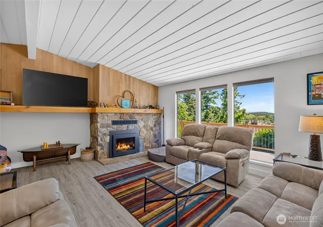 Photo 4 of Single family home for sale at 421 Umatilla Dr, La Conner, WA 98257 | MLS# NWM2541711 | Listing updated on 2026-09-22