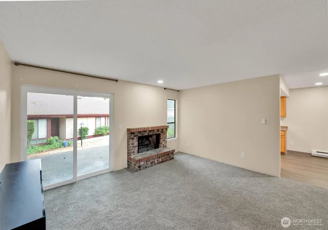 Photo 4 of Townhouse for sale at 31721 47th Lane SW #C, Federal Way, WA 98023 | MLS# NWM2541736 | Listing updated on 2026-09-29