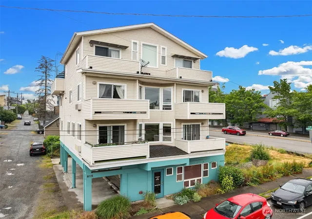 Photo 3 of Multi family home for sale at 816 N 38th Street, Seattle, WA 98103 | MLS# NWM2541763 | Listing updated on 2026-09-22