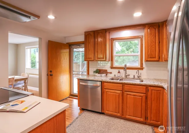 Photo 4 of Sale Pending at 3248 NW Market St, Seattle, WA 98107 | MLS# NWM2541830 | Listing updated on 2026-09-29